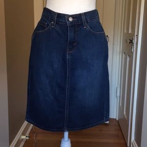 Levi’s denim skirt size 8